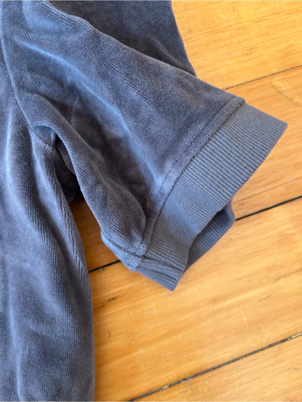 ☀️3/$25 Pact Organic Cotton Velour Crew Pullover Shirt Graphite small gray - Picture 5 of 7